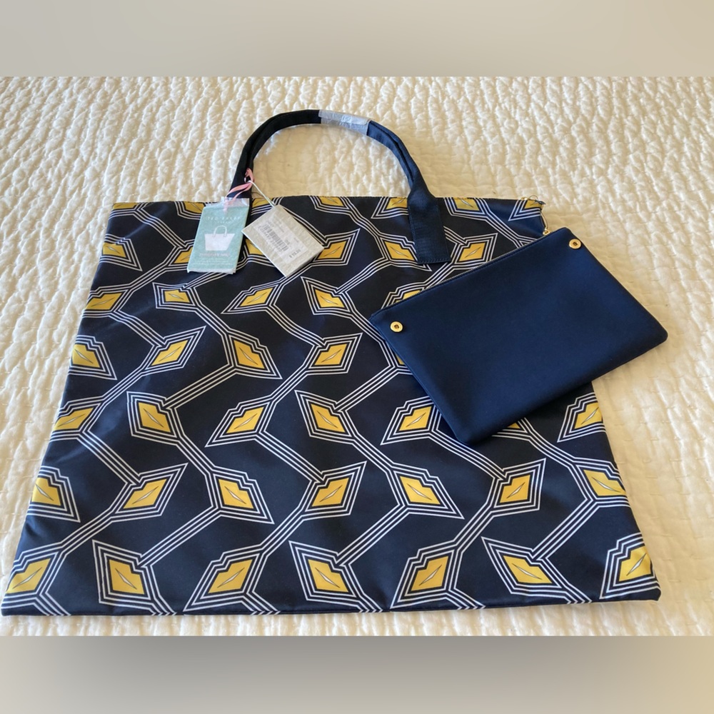 Ted Baker Lip shopper